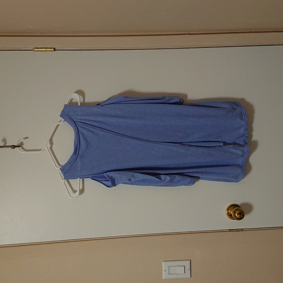 Calvin Klein workout shirt - Picture 2 of 2